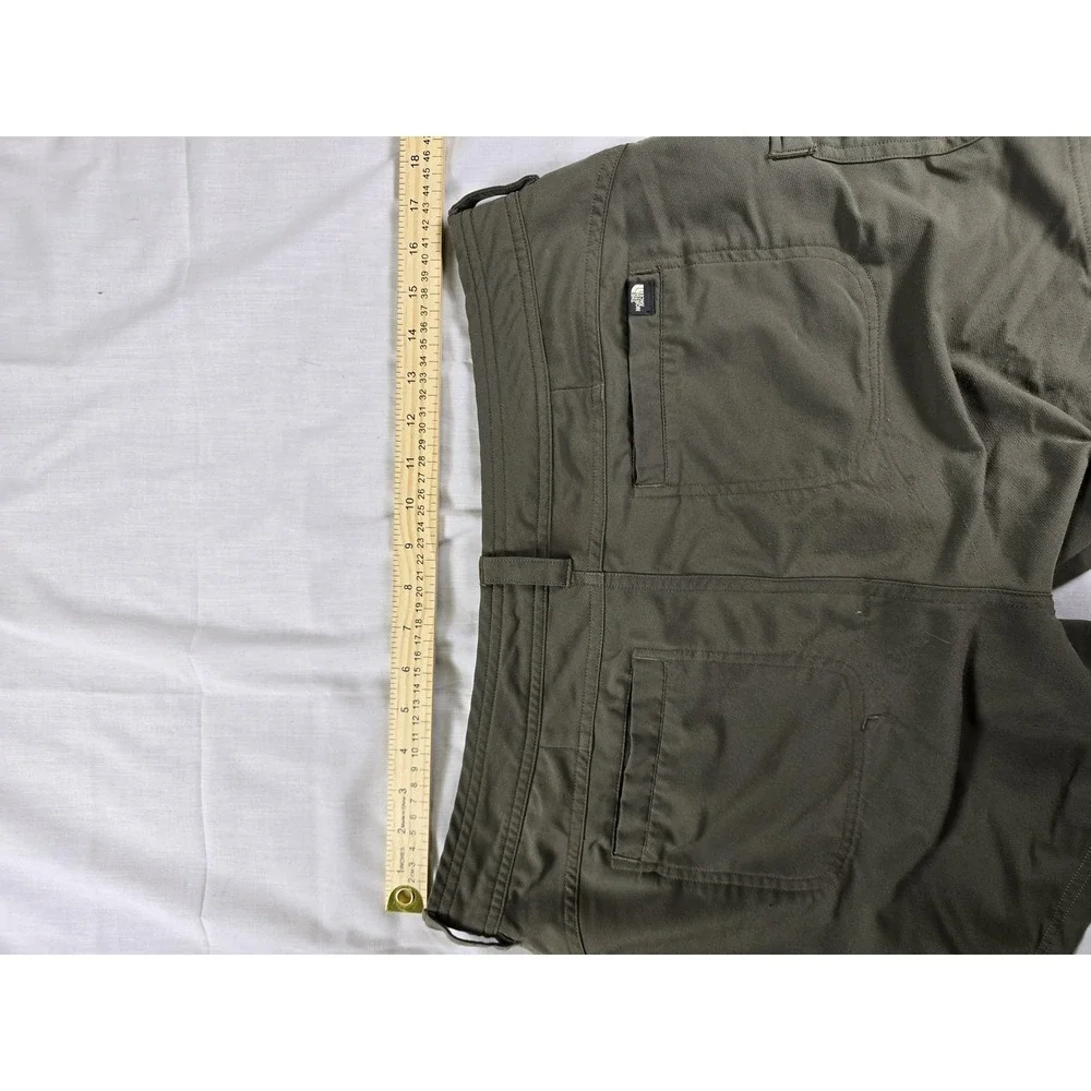 North Face Shorts Mens Large Green Outdoor Hiking Quick Dry Pockets Performance‎